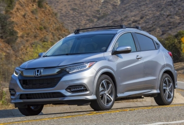 Loạt xe ôtô giảm giá mạnh trong tháng 10 để xả hàng, dọn kho